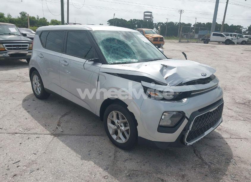 2020 Kia Soul S (VIN KNDJ23AU6L7026809) main photo