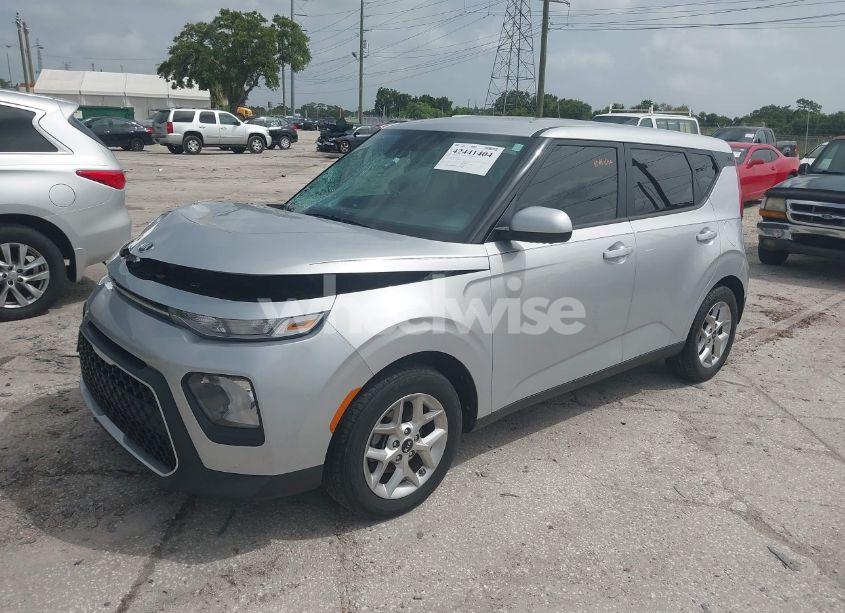 Photo 2 of 2020 Kia Soul S (VIN KNDJ23AU6L7026809)