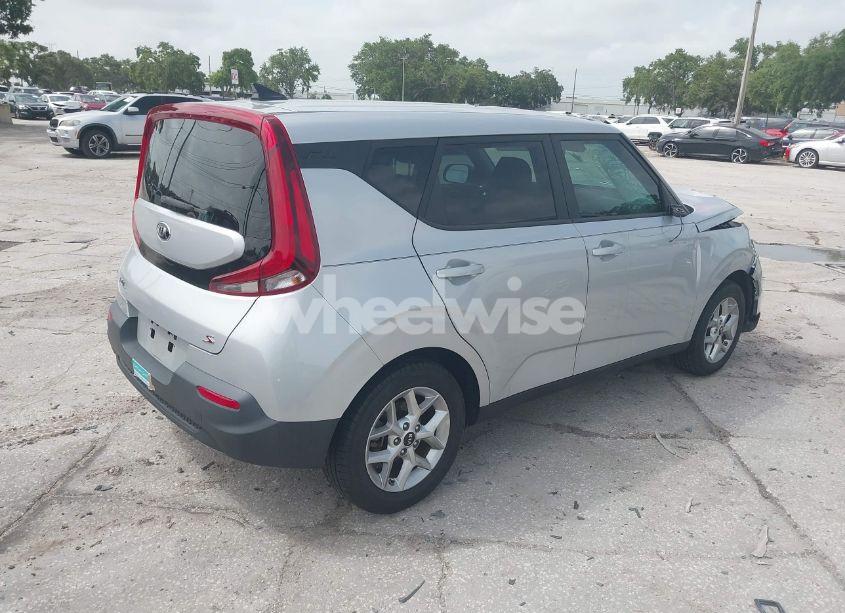 Photo 4 of 2020 Kia Soul S (VIN KNDJ23AU6L7026809)