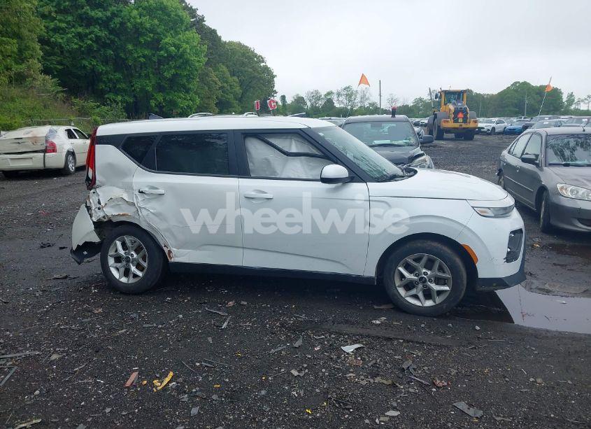 Photo 13 of 2020 Kia Soul S (VIN KNDJ23AU6L7083270)