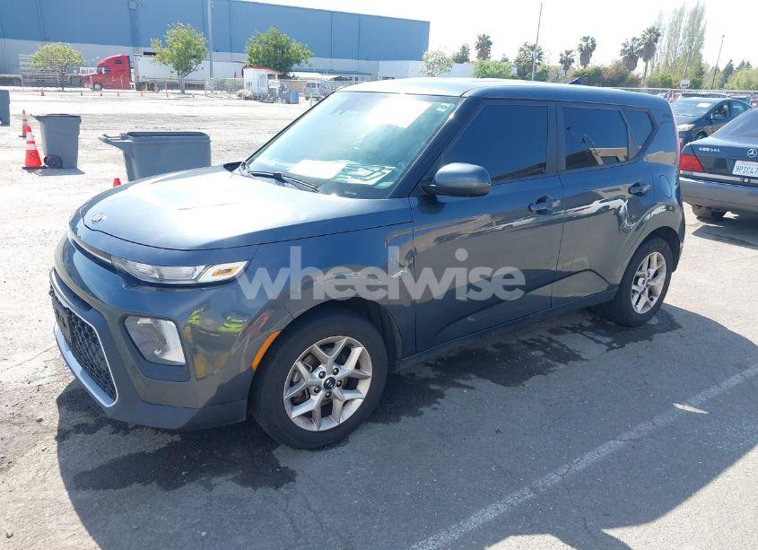 Photo 2 of 2020 Kia Soul S (VIN KNDJ23AU6L7722022)