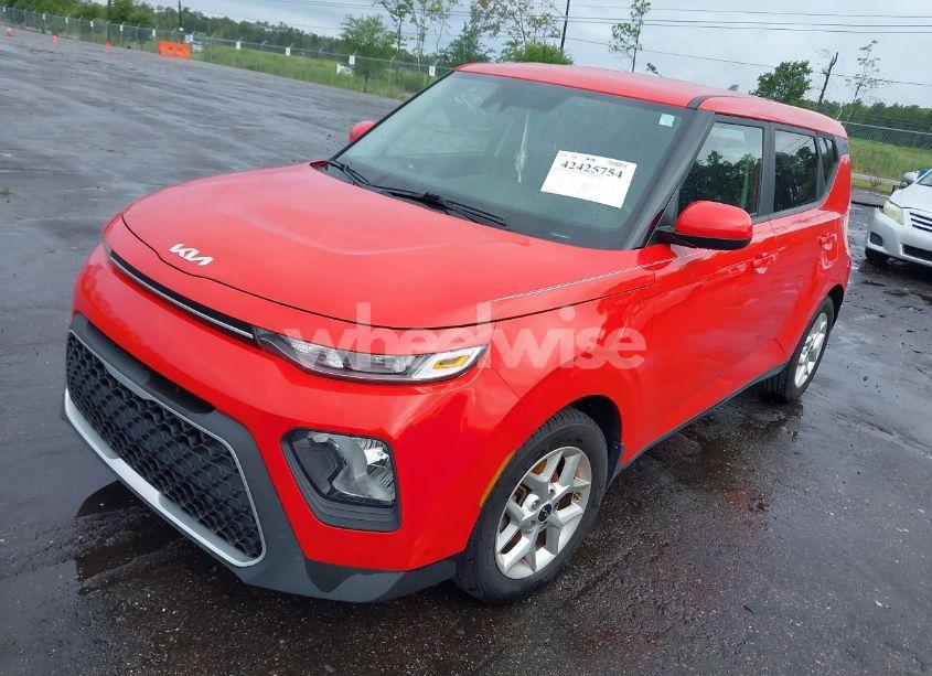 Photo 2 of 2022 Kia Soul LX (VIN KNDJ23AU6N7169679)
