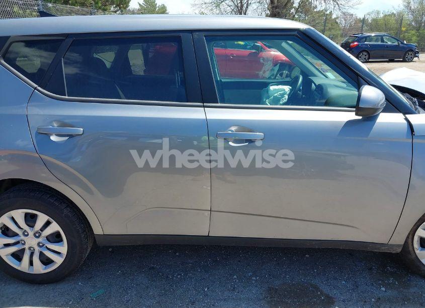 Photo 13 of 2022 Kia Soul LX (VIN KNDJ23AU6N7824035)