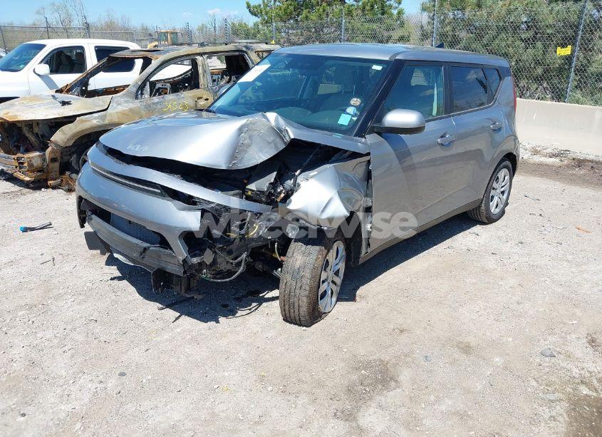 Photo 2 of 2022 Kia Soul LX (VIN KNDJ23AU6N7824035)