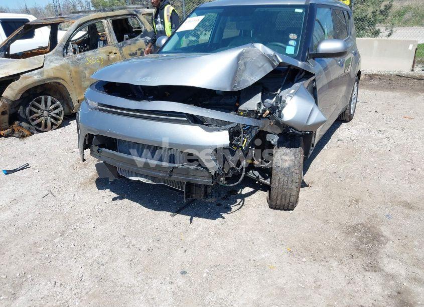 Photo 6 of 2022 Kia Soul LX (VIN KNDJ23AU6N7824035)