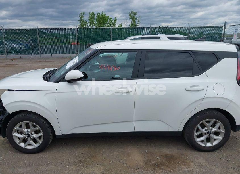 Photo 15 of 2023 Kia Soul LX (VIN KNDJ23AU6P7212422)