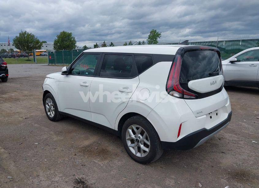 Photo 3 of 2023 Kia Soul LX (VIN KNDJ23AU6P7212422)