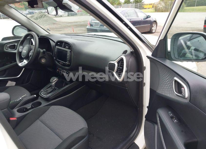 Photo 5 of 2023 Kia Soul LX (VIN KNDJ23AU6P7212422)