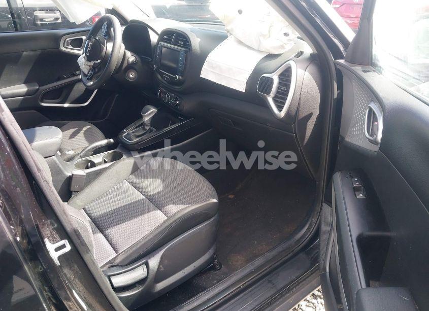 Photo 5 of 2023 Kia Soul LX (VIN KNDJ23AU6P7844398)