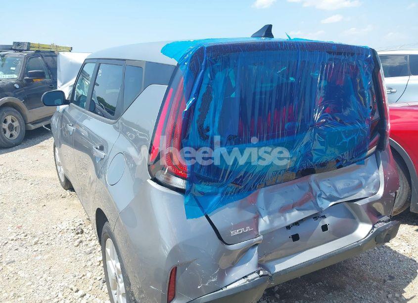 Photo 3 of 2024 Kia Soul LX/S (VIN KNDJ23AU6R7911097)