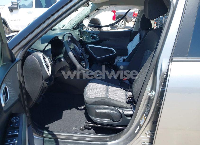 Photo 5 of 2025 Kia Soul LX (VIN KNDJ23AU6S7922476)