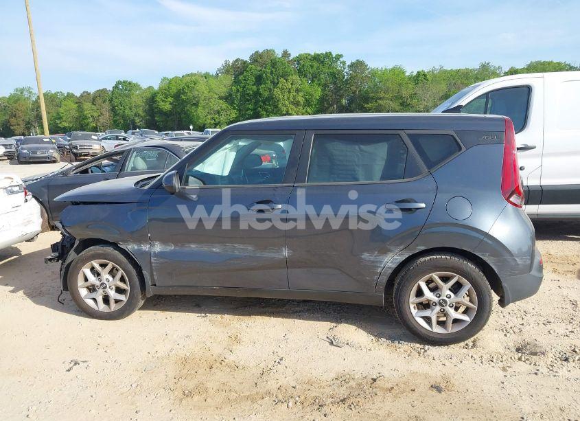 Photo 14 of 2020 Kia Soul S (VIN KNDJ23AU7L7004317)