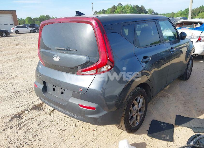 Photo 4 of 2020 Kia Soul S (VIN KNDJ23AU7L7004317)