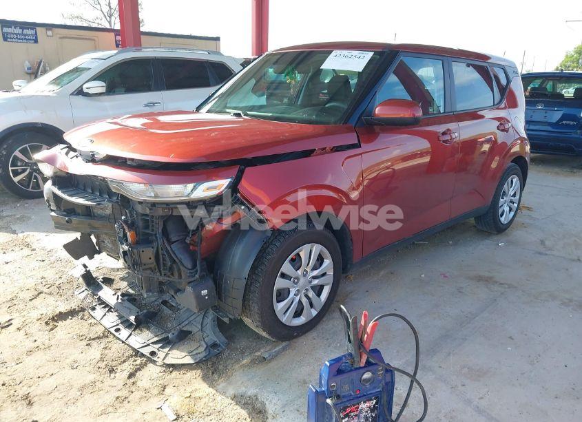 Photo 2 of 2020 Kia Soul LX (VIN KNDJ23AU7L7006908)