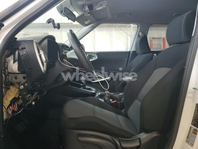 Photo 5 of 2020 KIA SOUL LX (VIN KNDJ23AU7L7062279)