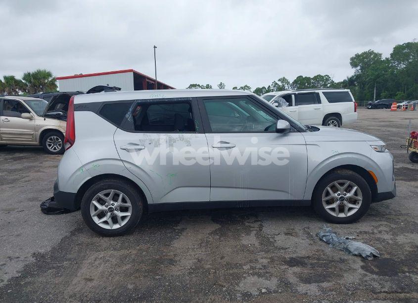 Photo 16 of 2020 Kia Soul S (VIN KNDJ23AU7L7110041)