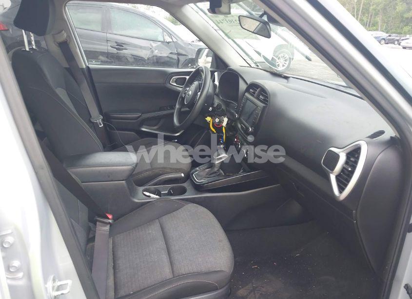 Photo 5 of 2020 Kia Soul S (VIN KNDJ23AU7L7110041)