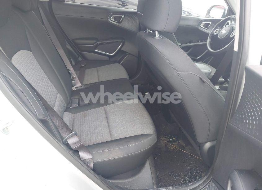 Photo 8 of 2020 Kia Soul S (VIN KNDJ23AU7L7110041)