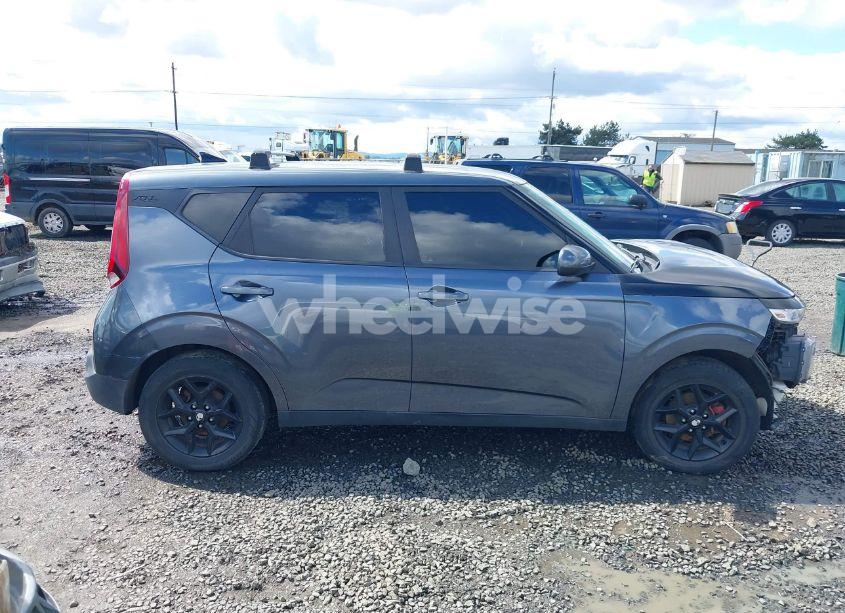 Photo 14 of 2021 Kia Soul S (VIN KNDJ23AU7M7754527)