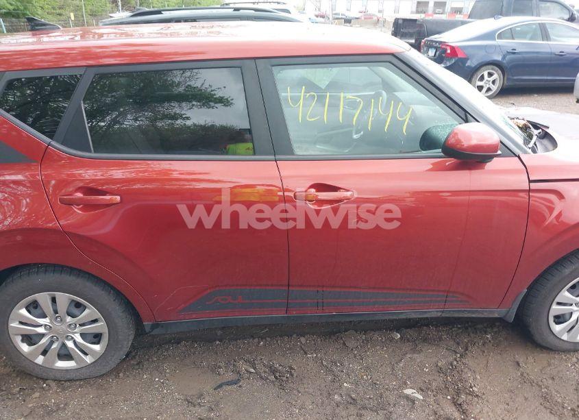 Photo 13 of 2021 Kia Soul LX (VIN KNDJ23AU7M7765379)