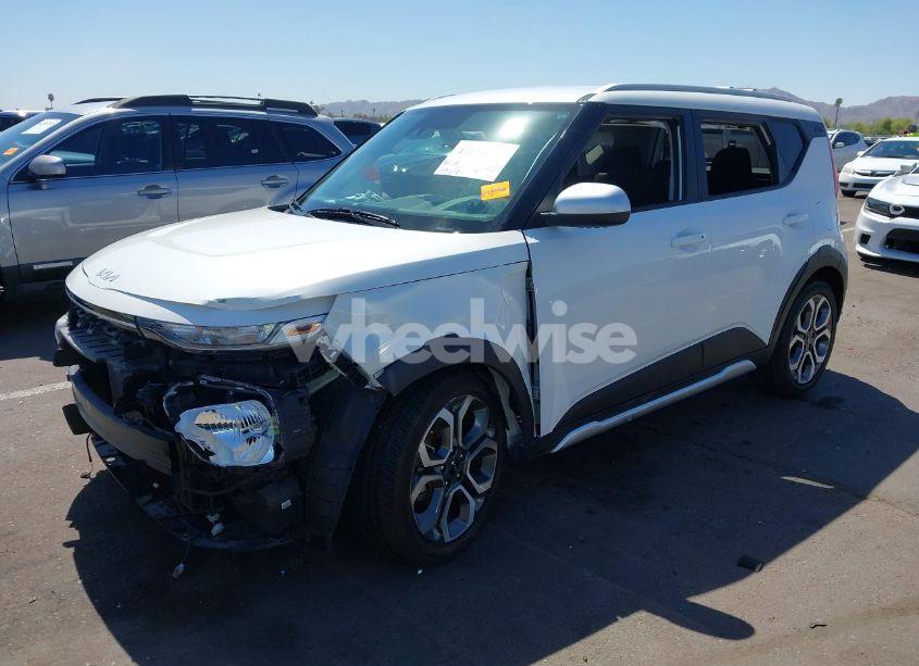 Photo 2 of 2022 Kia Soul X-LINE (VIN KNDJ23AU7N7163695)