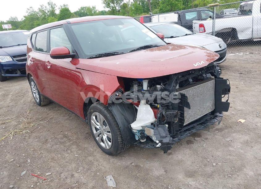 2022 Kia Soul LX (VIN KNDJ23AU7N7811813) main photo