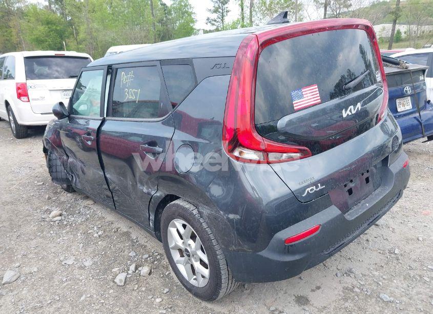 Photo 3 of 2022 Kia Soul LX (VIN KNDJ23AU7N7824576)