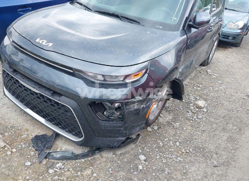 Photo 6 of 2022 Kia Soul LX (VIN KNDJ23AU7N7824576)