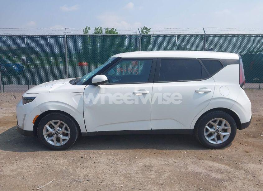 Photo 15 of 2023 Kia Soul LX (VIN KNDJ23AU7P7210968)