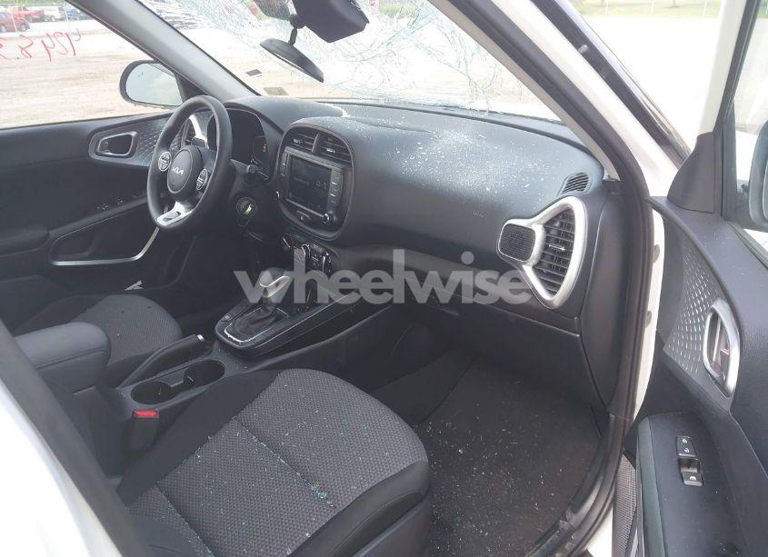 Photo 5 of 2023 Kia Soul LX (VIN KNDJ23AU7P7210968)