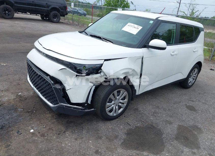 Photo 2 of 2024 Kia Soul LX (VIN KNDJ23AU7R7231211)