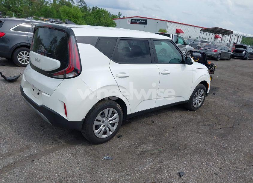 Photo 4 of 2024 Kia Soul LX (VIN KNDJ23AU7R7231211)