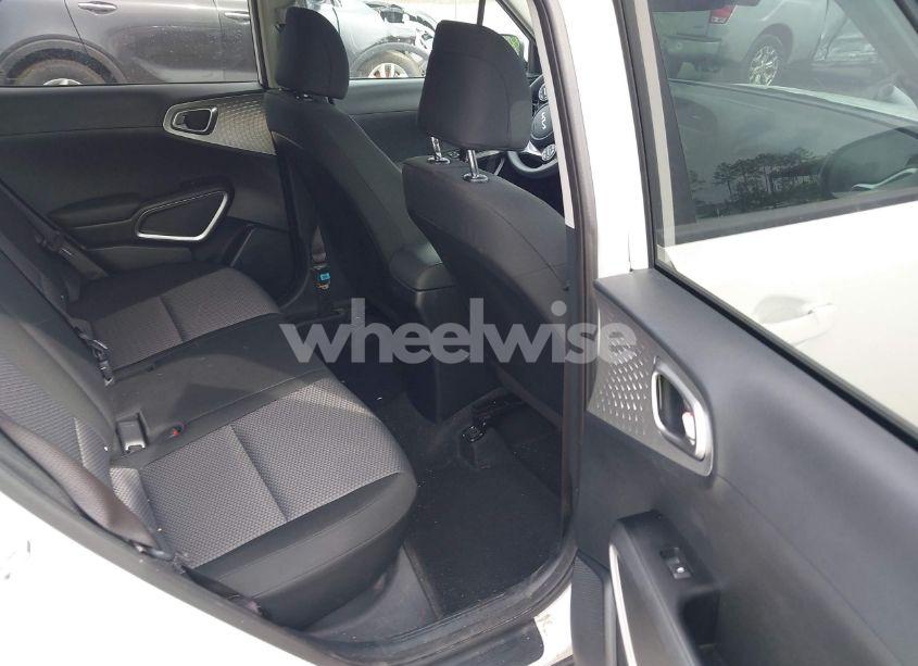 Photo 8 of 2024 Kia Soul LX (VIN KNDJ23AU7R7231211)