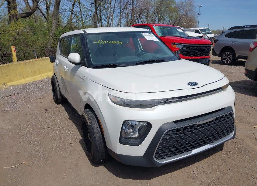 2021 Kia Soul LX (VIN KNDJ23AU8M7772518) main photo