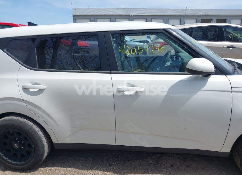 Photo 12 of 2021 Kia Soul LX (VIN KNDJ23AU8M7772518)