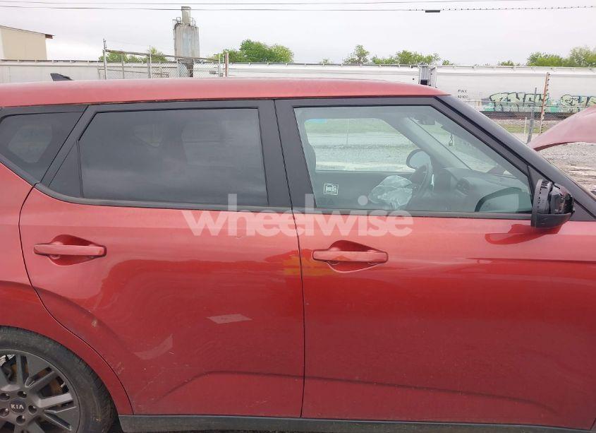 Photo 13 of 2021 Kia Soul S (VIN KNDJ23AU8M7792672)