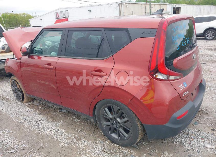 Photo 3 of 2021 Kia Soul S (VIN KNDJ23AU8M7792672)