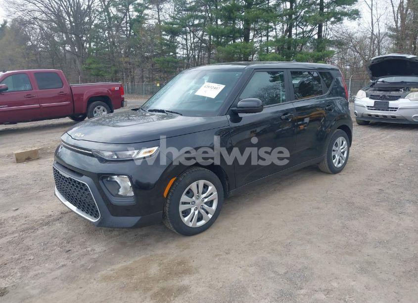 Photo 2 of 2022 Kia Soul LX (VIN KNDJ23AU8N7160269)
