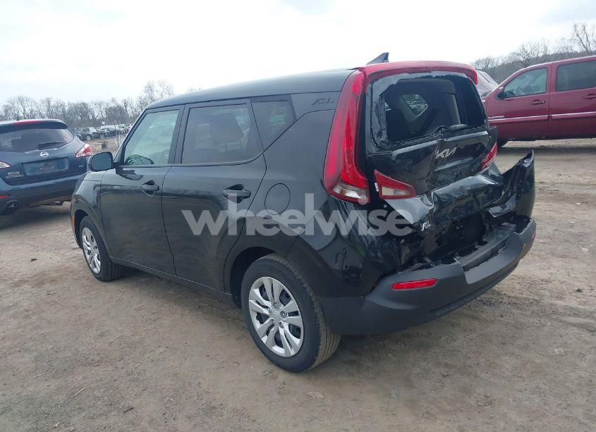 Photo 3 of 2022 Kia Soul LX (VIN KNDJ23AU8N7160269)