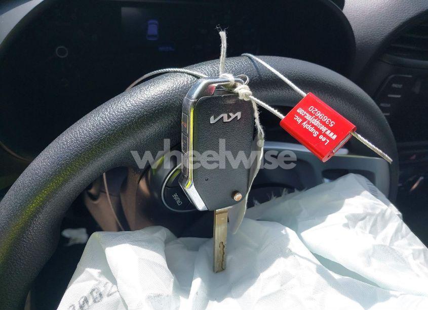 Photo 11 of 2022 Kia Soul LX (VIN KNDJ23AU8N7174771)