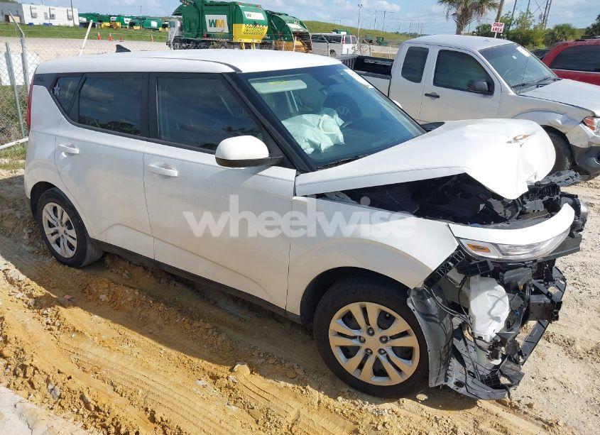 Photo 13 of 2022 Kia Soul LX (VIN KNDJ23AU8N7174771)