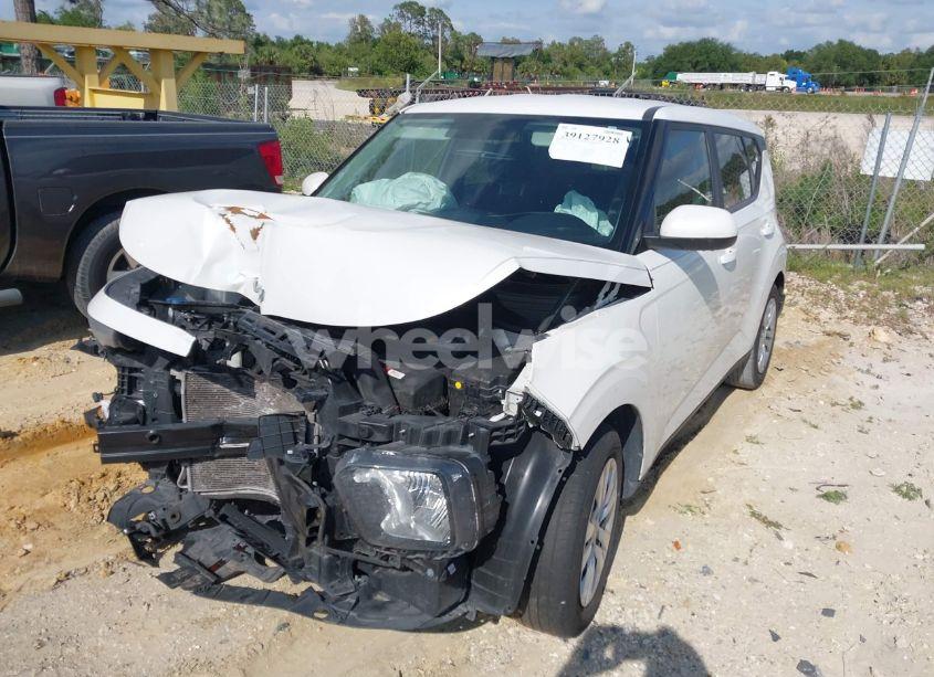 Photo 2 of 2022 Kia Soul LX (VIN KNDJ23AU8N7174771)