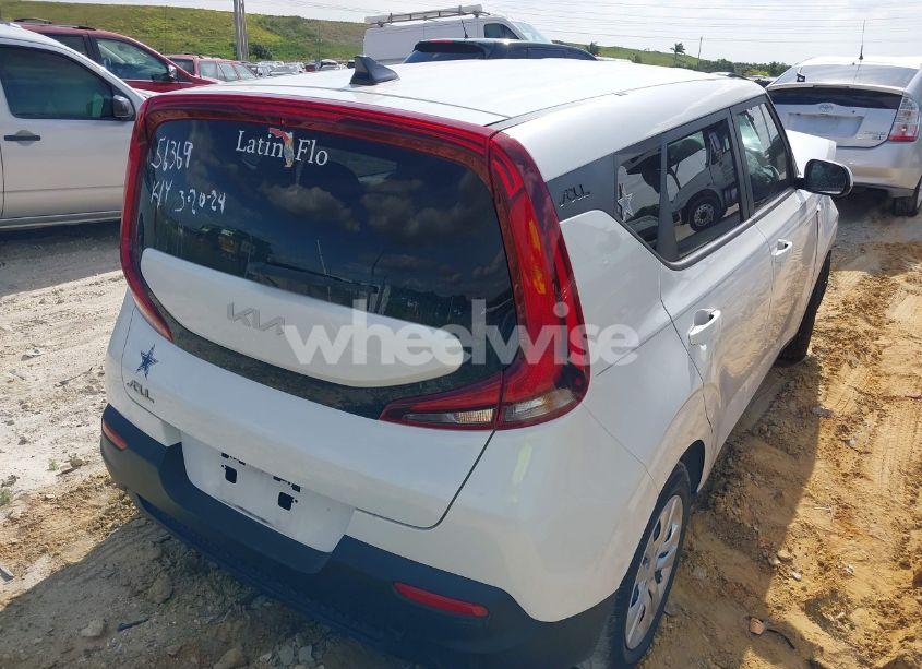 Photo 4 of 2022 Kia Soul LX (VIN KNDJ23AU8N7174771)