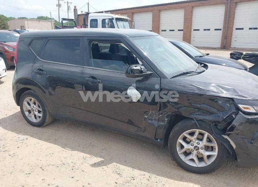 Photo 12 of 2022 Kia Soul LX (VIN KNDJ23AU8N7184149)