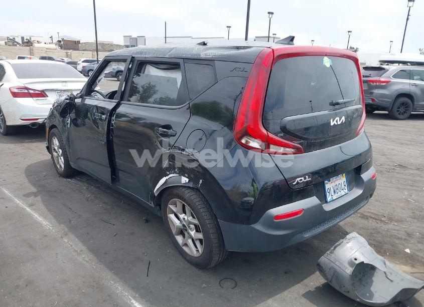 Photo 3 of 2022 Kia Soul LX (VIN KNDJ23AU8N7185608)