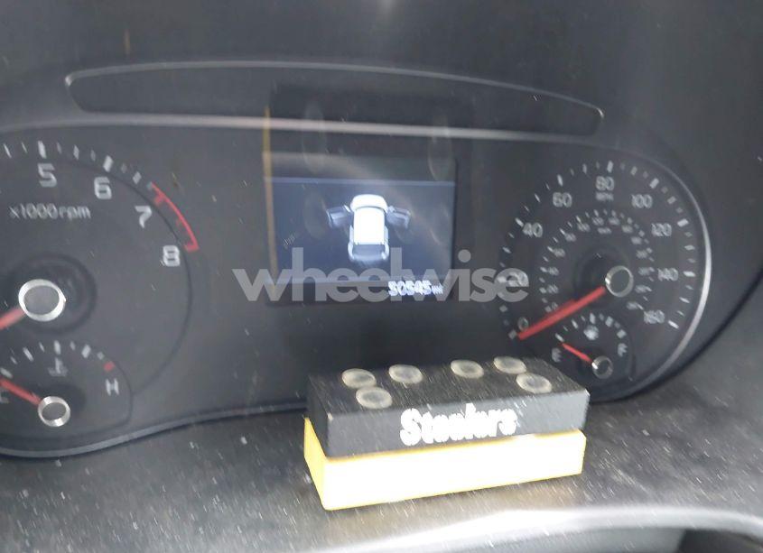 Photo 6 of 2022 Kia Soul LX (VIN KNDJ23AU8N7185608)