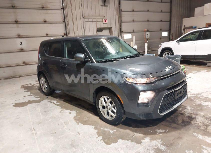 2022 Kia Soul LX (VIN KNDJ23AU8N7814817) main photo