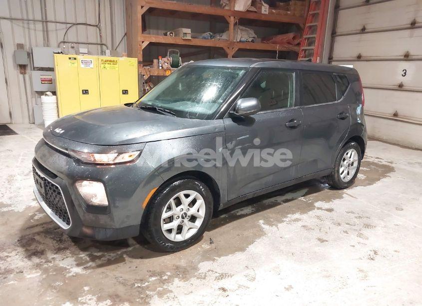 Photo 2 of 2022 Kia Soul LX (VIN KNDJ23AU8N7814817)