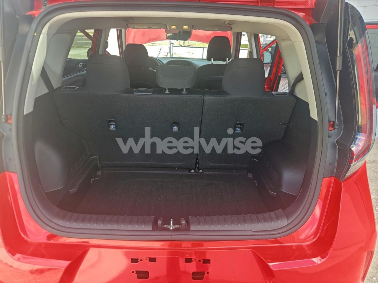 Photo 11 of 2024 KIA SOUL LX (VIN KNDJ23AU8R7218371)