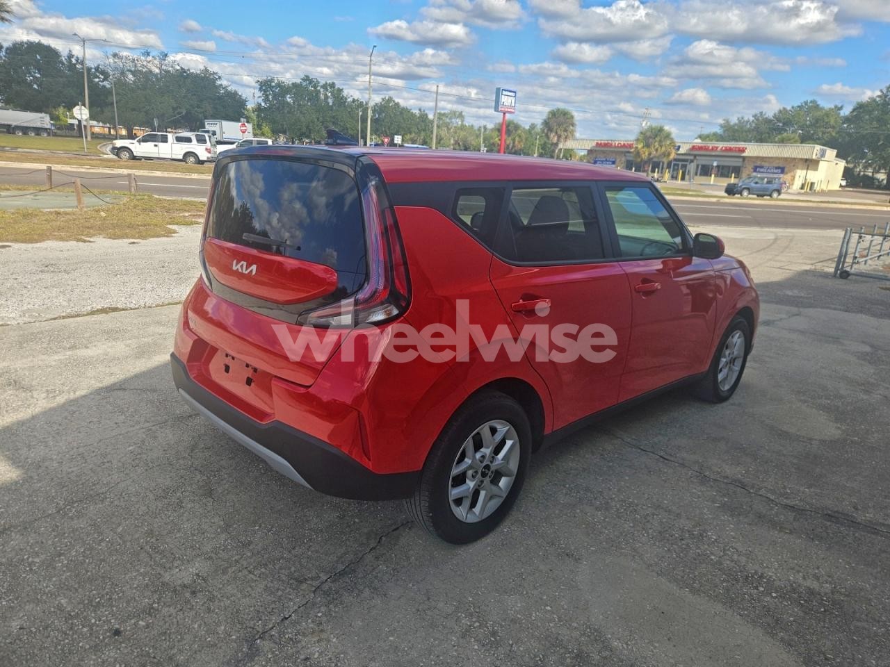 Photo 4 of 2024 KIA SOUL LX (VIN KNDJ23AU8R7218371)